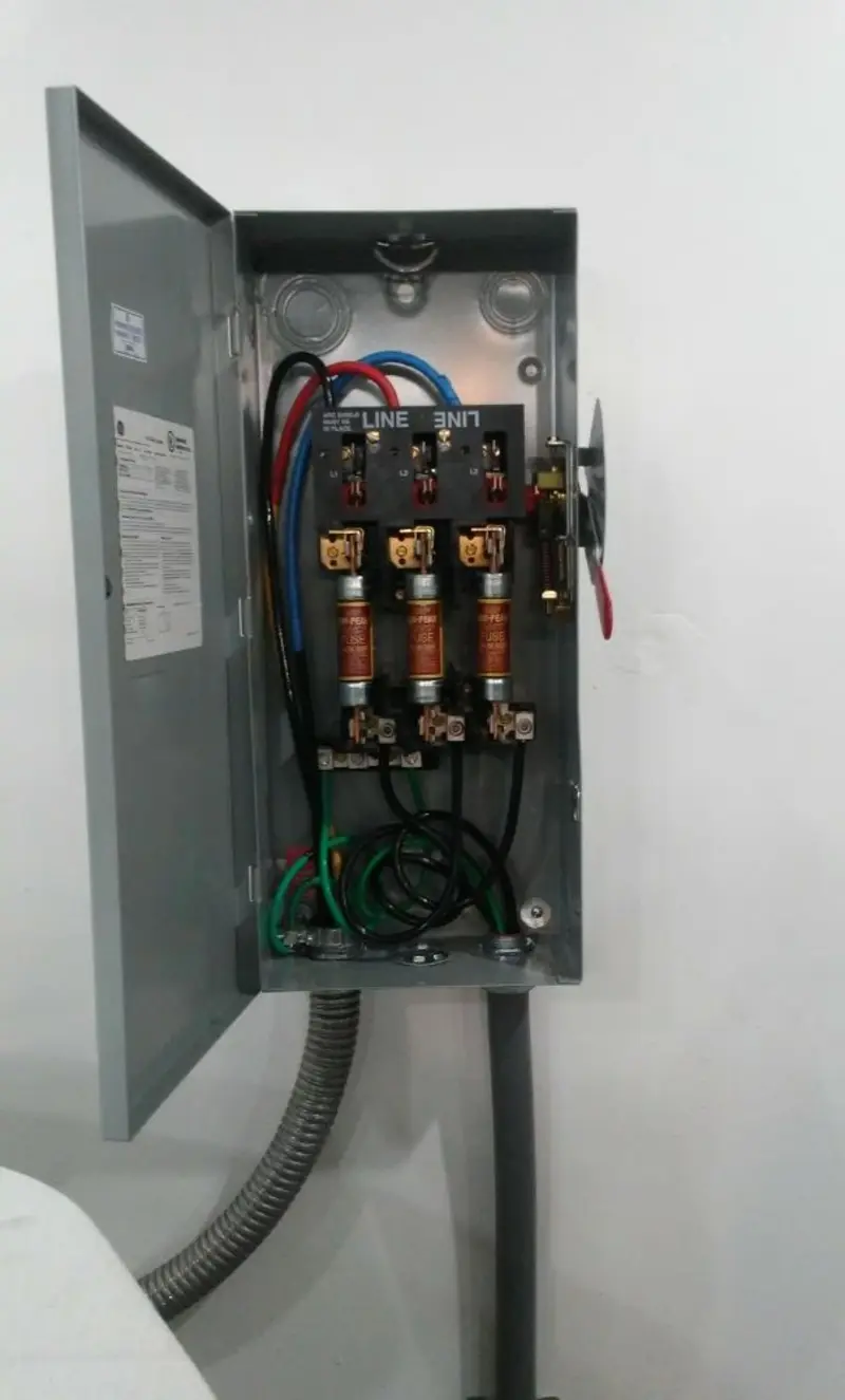 Three-phase disconnect switch installed for Electrical Wiring & Rewiring in Wrightsville